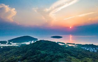  Sunset by Taihu Lake